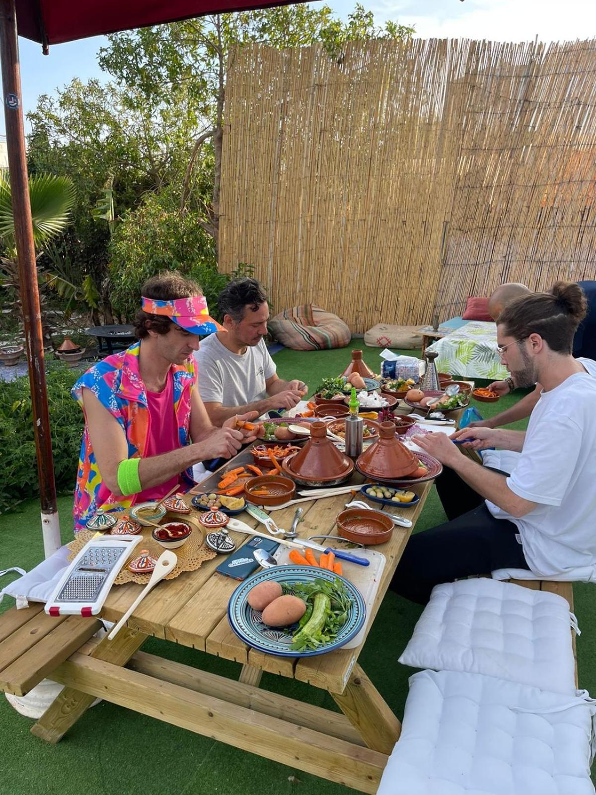 לינה וארוחת בוקר Tamraght Surf & Salsa Ocean House מראה חיצוני תמונה