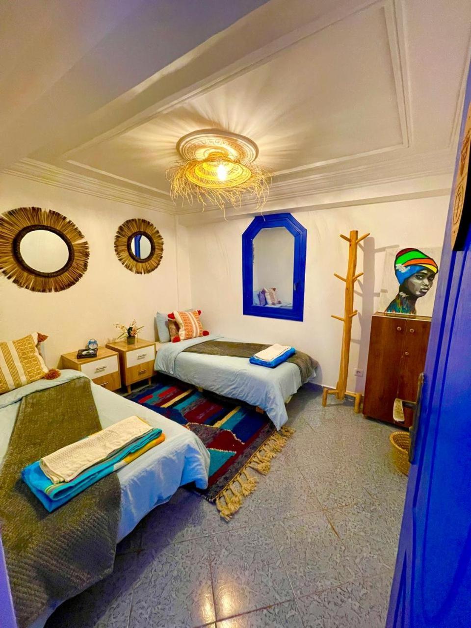 לינה וארוחת בוקר Tamraght Surf & Salsa Ocean House מראה חיצוני תמונה
