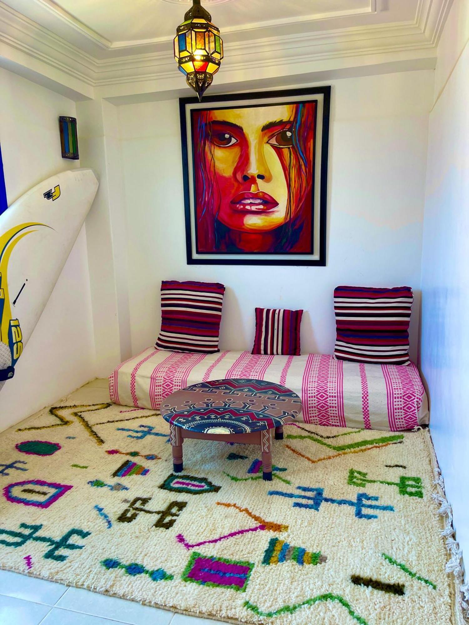 לינה וארוחת בוקר Tamraght Surf & Salsa Ocean House מראה חיצוני תמונה