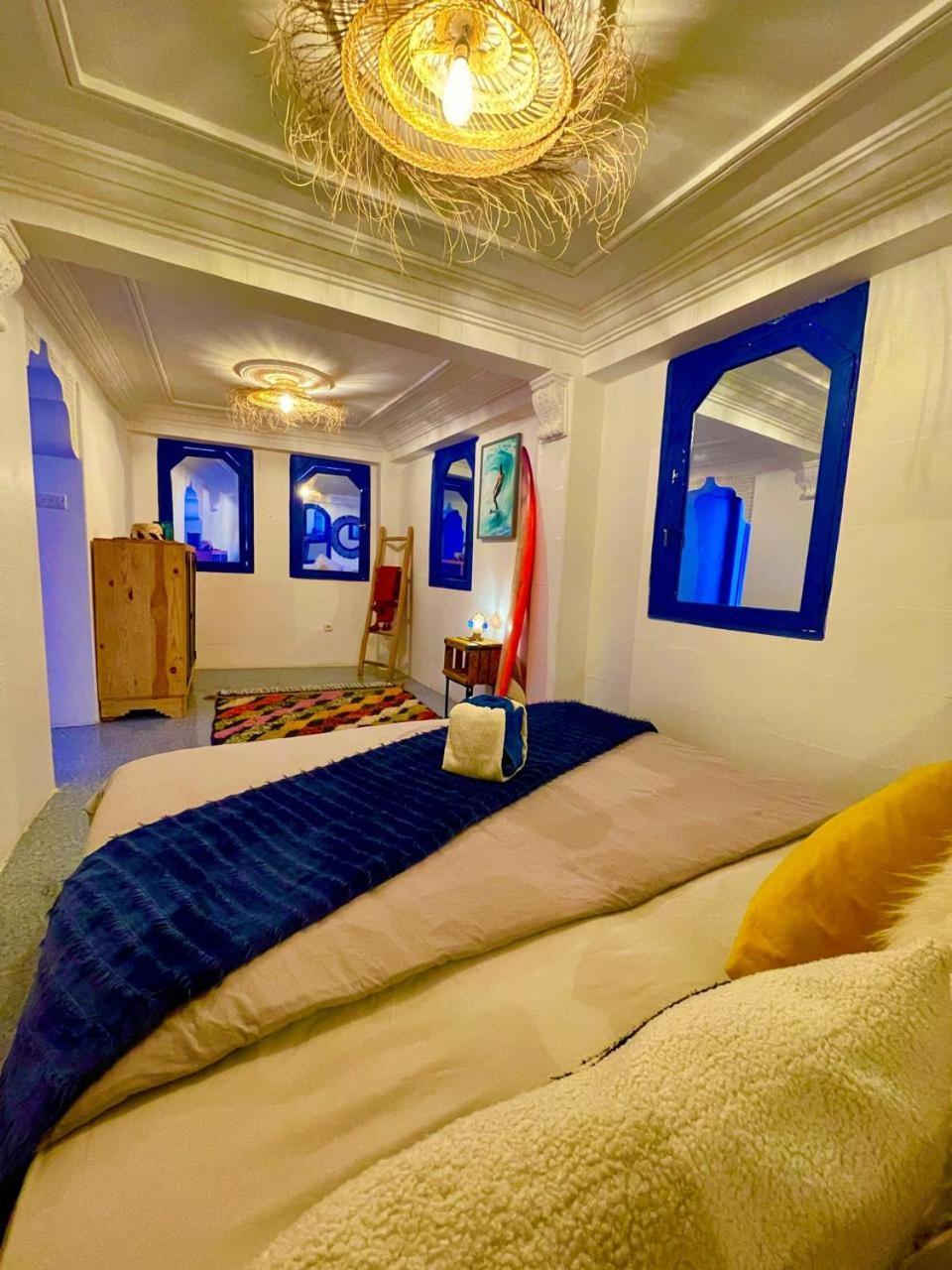 לינה וארוחת בוקר Tamraght Surf & Salsa Ocean House מראה חיצוני תמונה