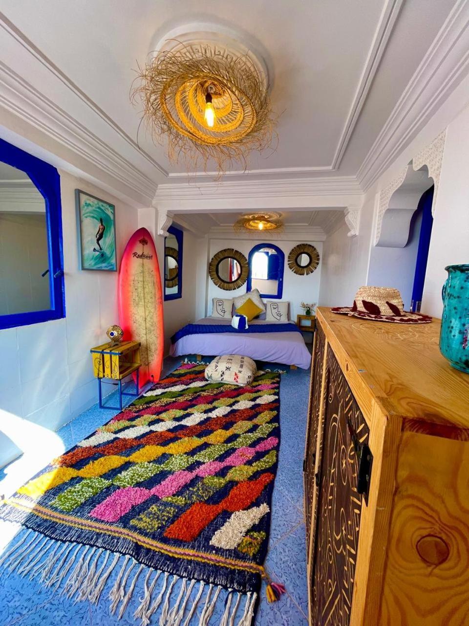 לינה וארוחת בוקר Tamraght Surf & Salsa Ocean House מראה חיצוני תמונה