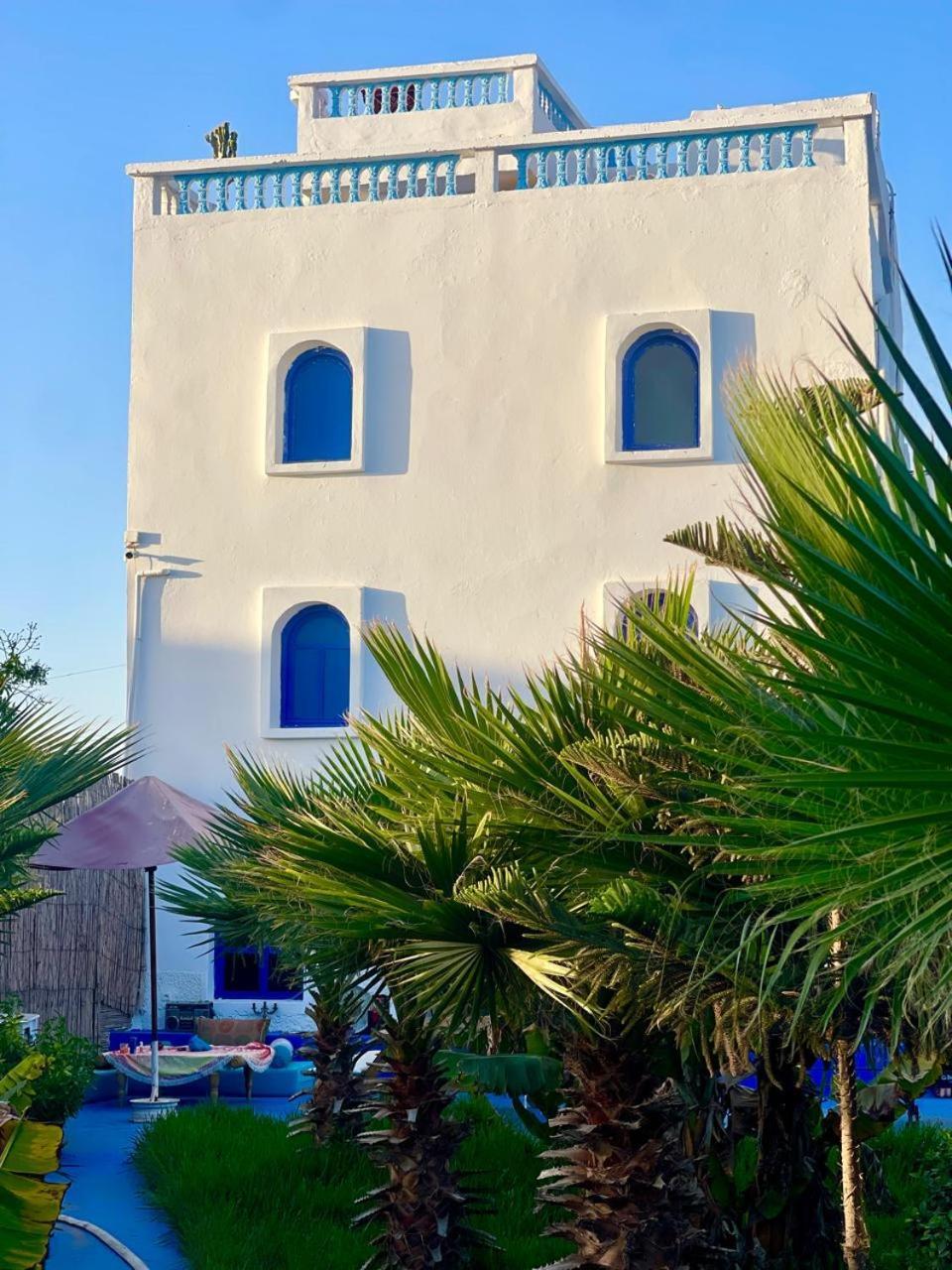 לינה וארוחת בוקר Tamraght Surf & Salsa Ocean House מראה חיצוני תמונה